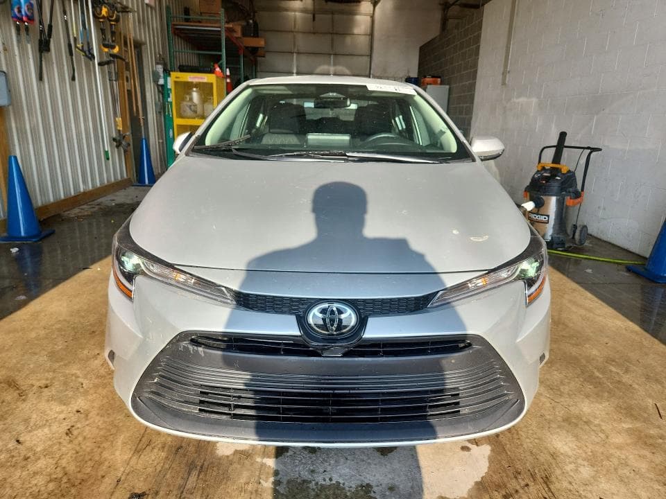 2025 TOYOTA COROLLA LE 5