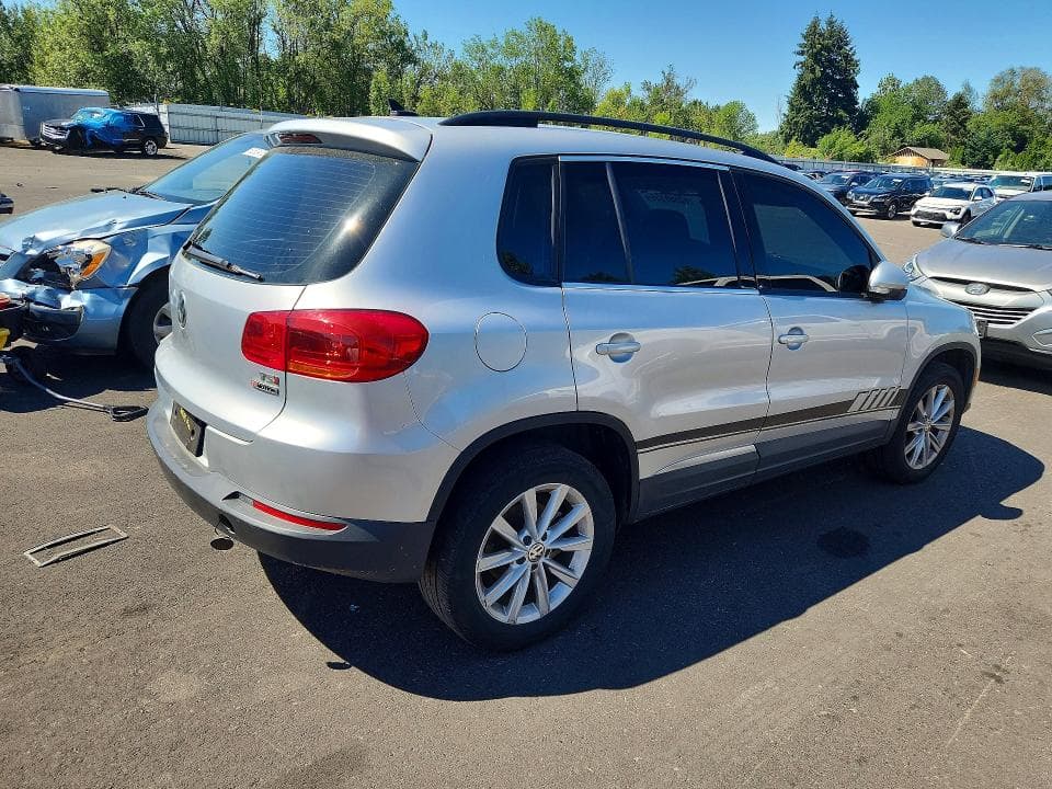 2017 VOLKSWAGEN TIGUAN S 3