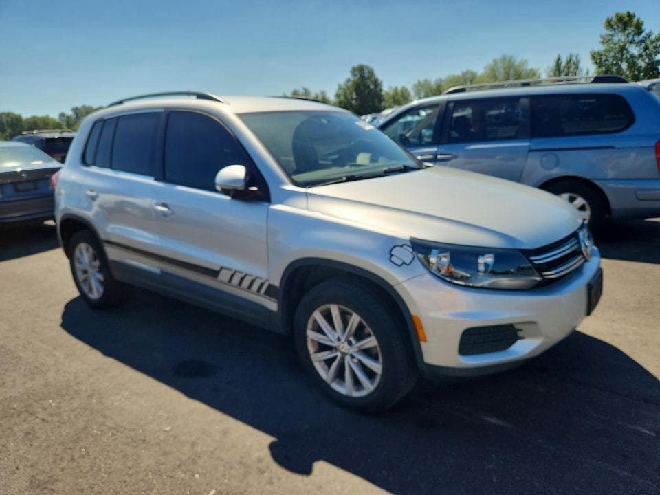 2017 VOLKSWAGEN TIGUAN S 4