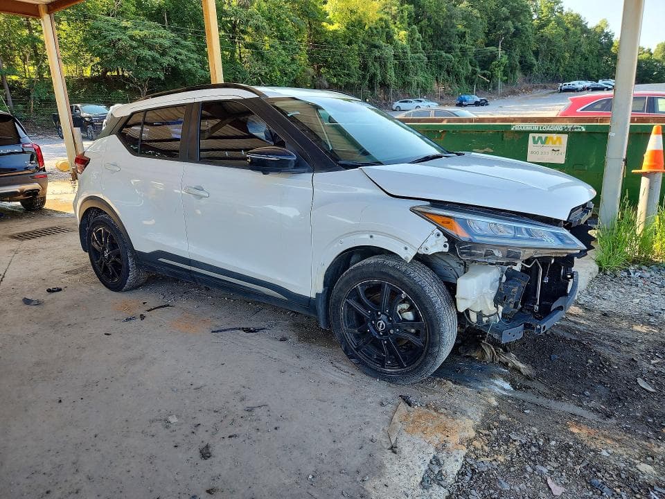 2022 NISSAN KICKS SR 4
