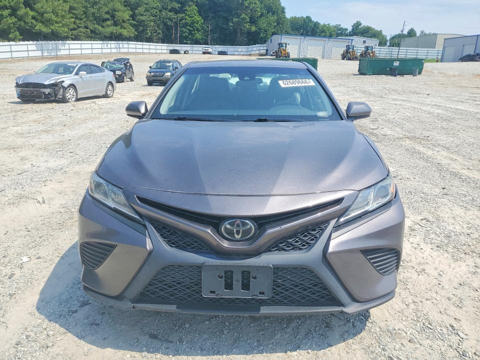 2020 TOYOTA CAMRY SE 5