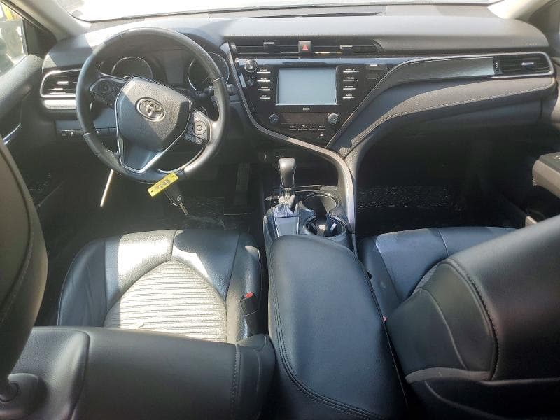 2020 TOYOTA CAMRY SE 8