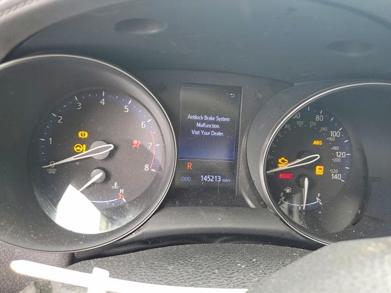 2019 TOYOTA C-HR LE 9