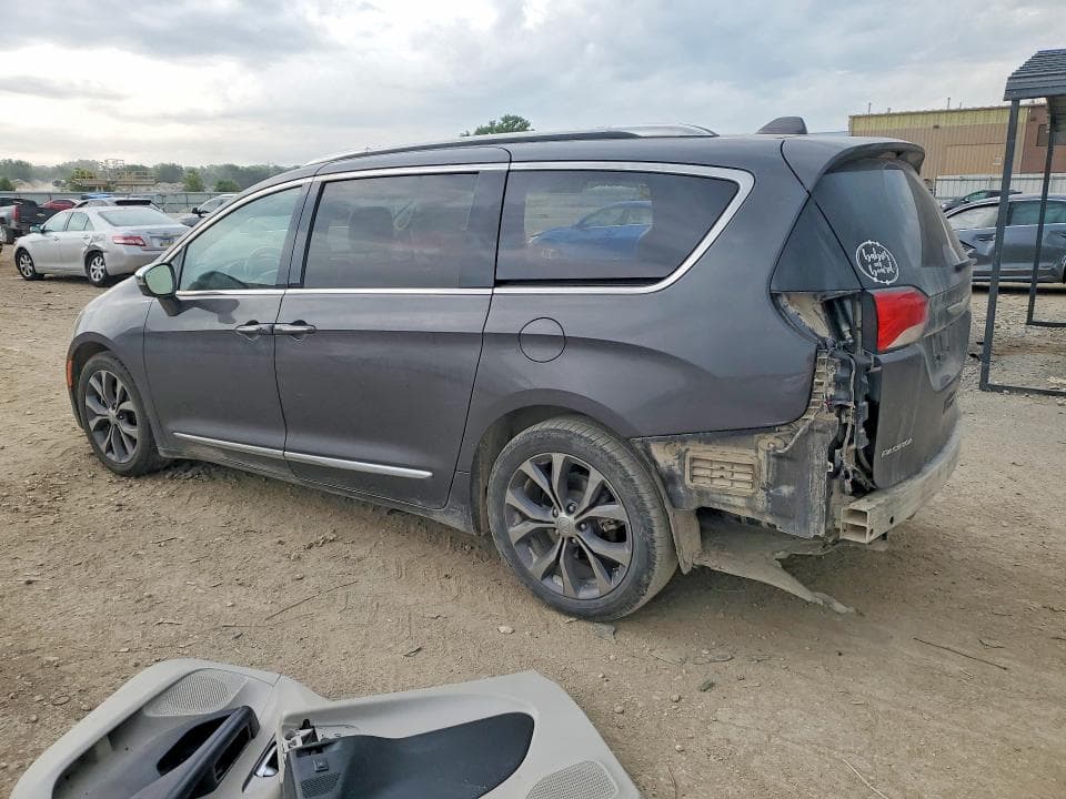 2017 CHRYSLER PACIFICA LIMITED 2