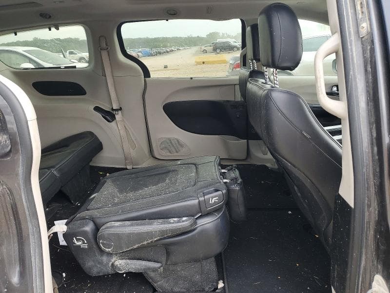 2017 CHRYSLER PACIFICA LIMITED 11