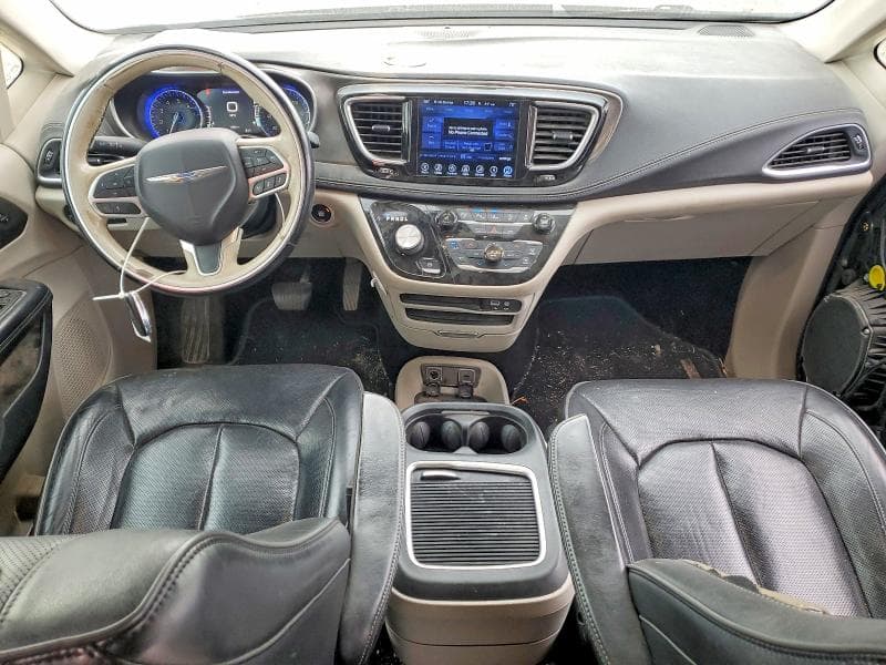 2017 CHRYSLER PACIFICA LIMITED 8