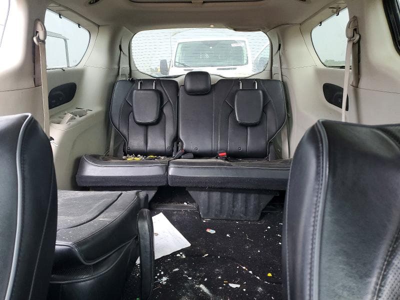 2017 CHRYSLER PACIFICA LIMITED 10