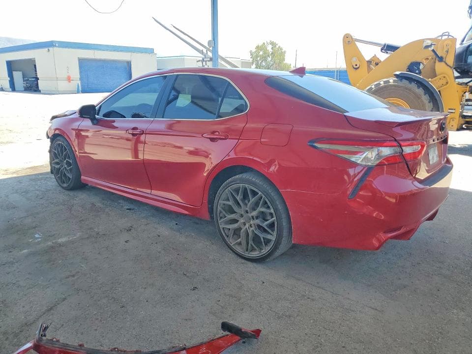2019 TOYOTA CAMRY SE 2