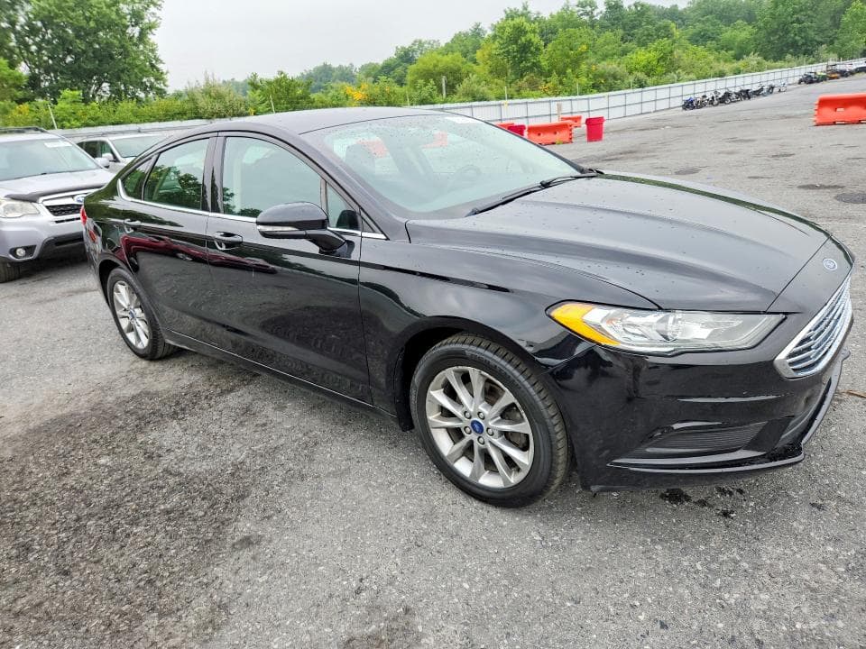 2017 FORD FUSION SE 4