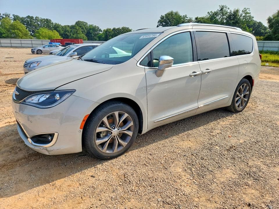 2017 CHRYSLER PACIFICA LIMITED - 1