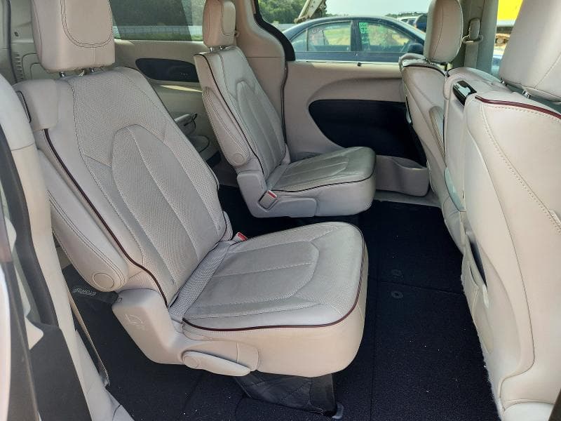 2017 CHRYSLER PACIFICA LIMITED 11