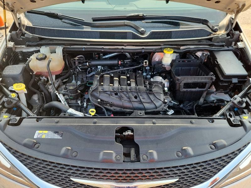2017 CHRYSLER PACIFICA LIMITED 12