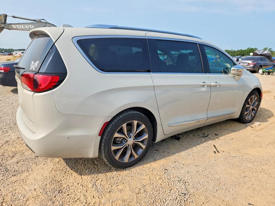2017 CHRYSLER PACIFICA LIMITED 3