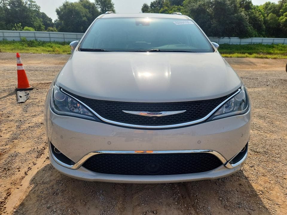 2017 CHRYSLER PACIFICA LIMITED 5