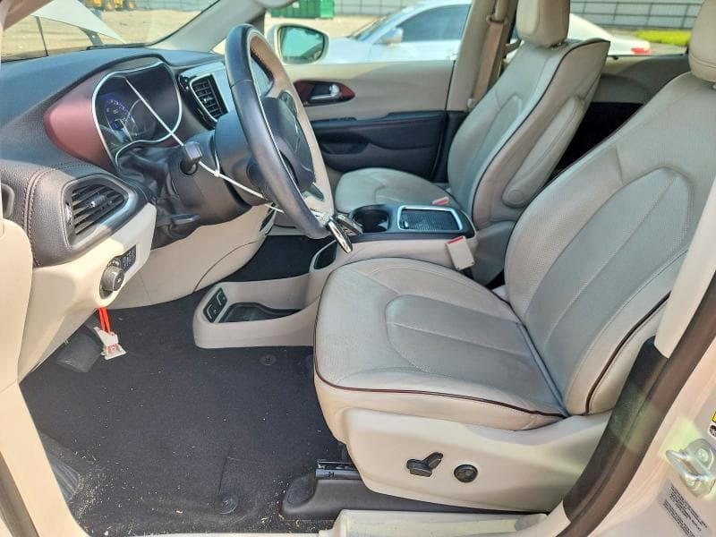 2017 CHRYSLER PACIFICA LIMITED 7