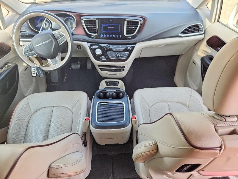 2017 CHRYSLER PACIFICA LIMITED 8