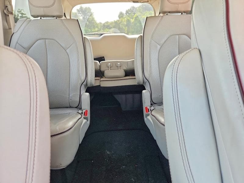 2017 CHRYSLER PACIFICA LIMITED 10