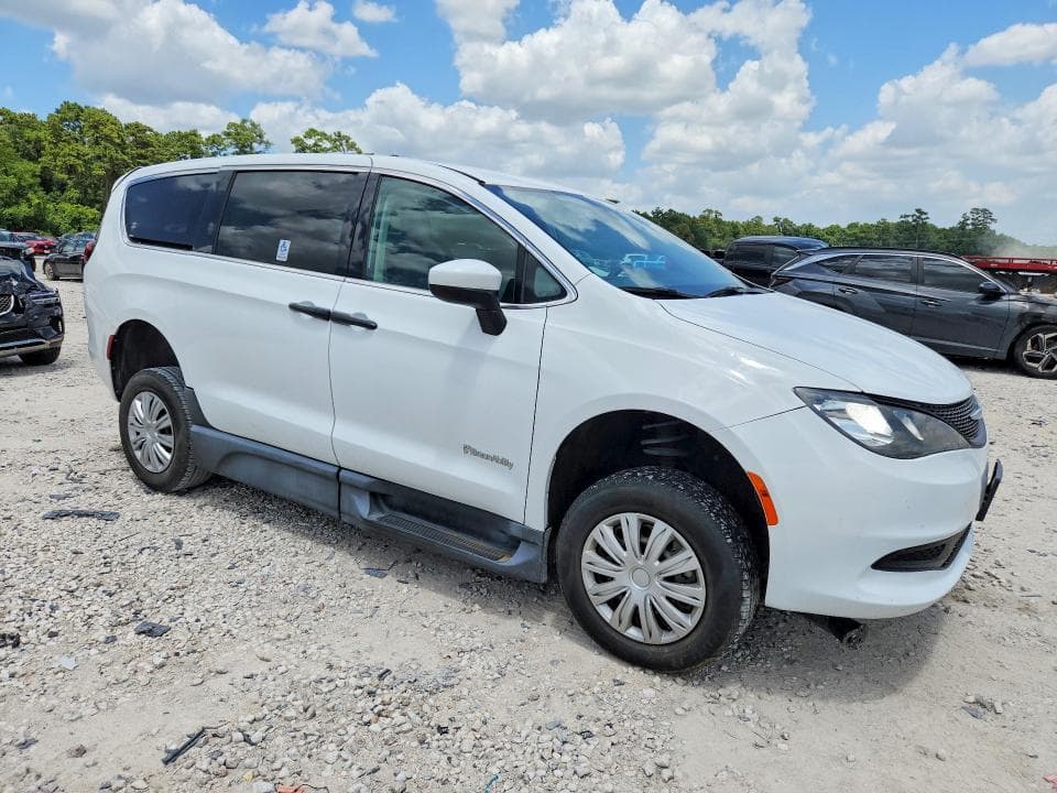 2021 CHRYSLER VOYAGER L 4