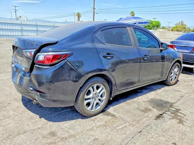 2017 TOYOTA YARIS IA BASE 3