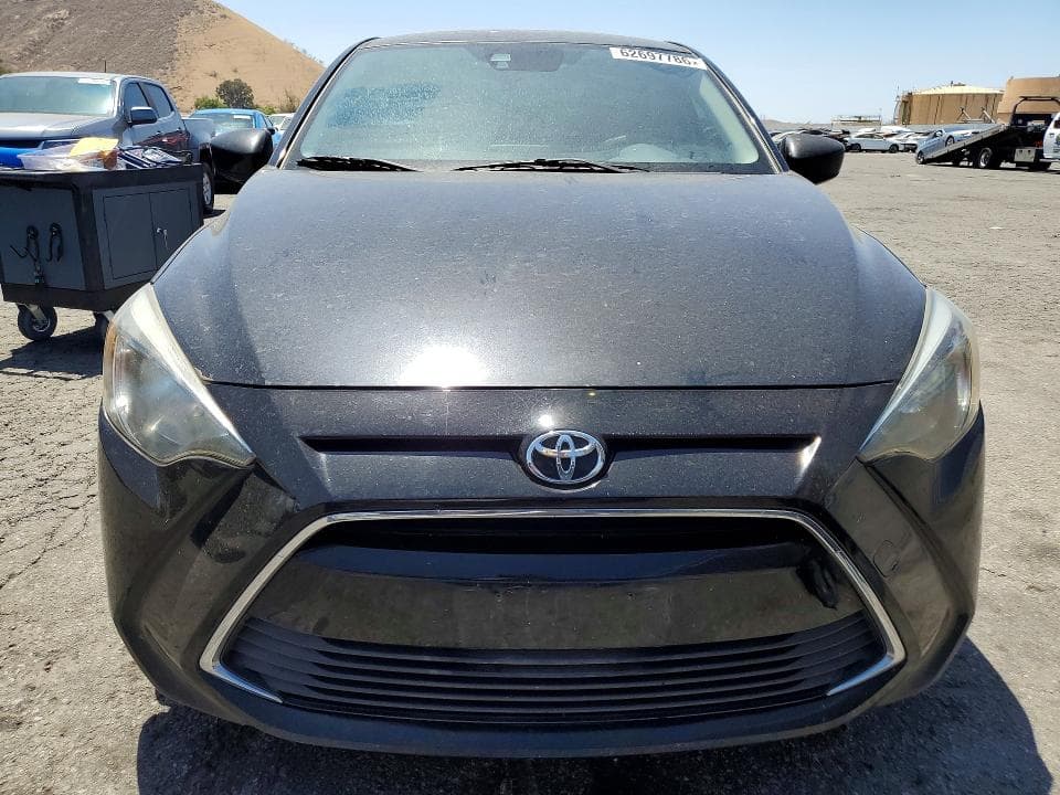 2017 TOYOTA YARIS IA BASE 5