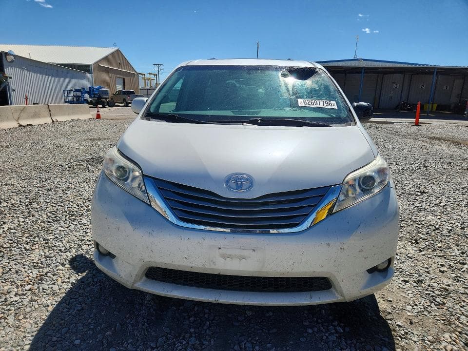 2017 TOYOTA SIENNA XLE 7-PASSENGER 5