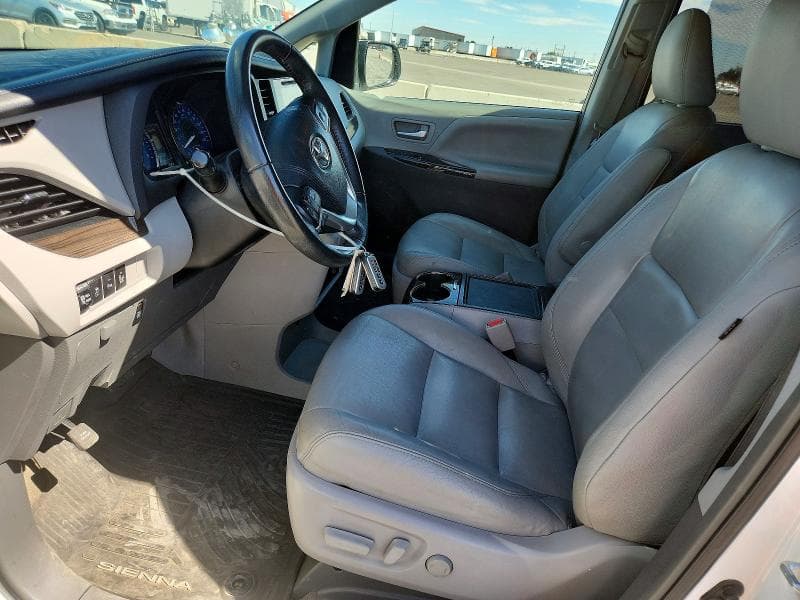 2017 TOYOTA SIENNA XLE 7-PASSENGER 7