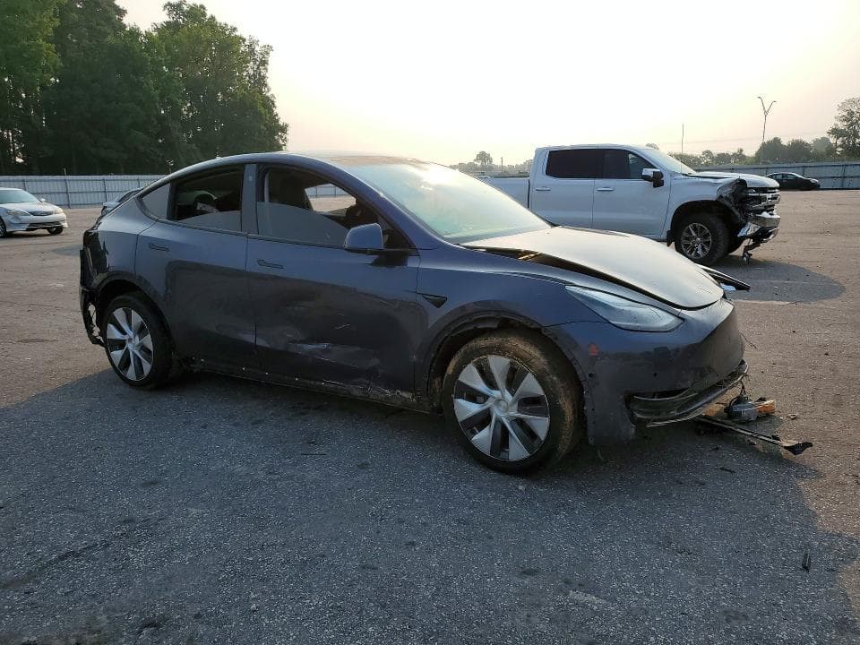 2022 TESLA MODEL Y 4