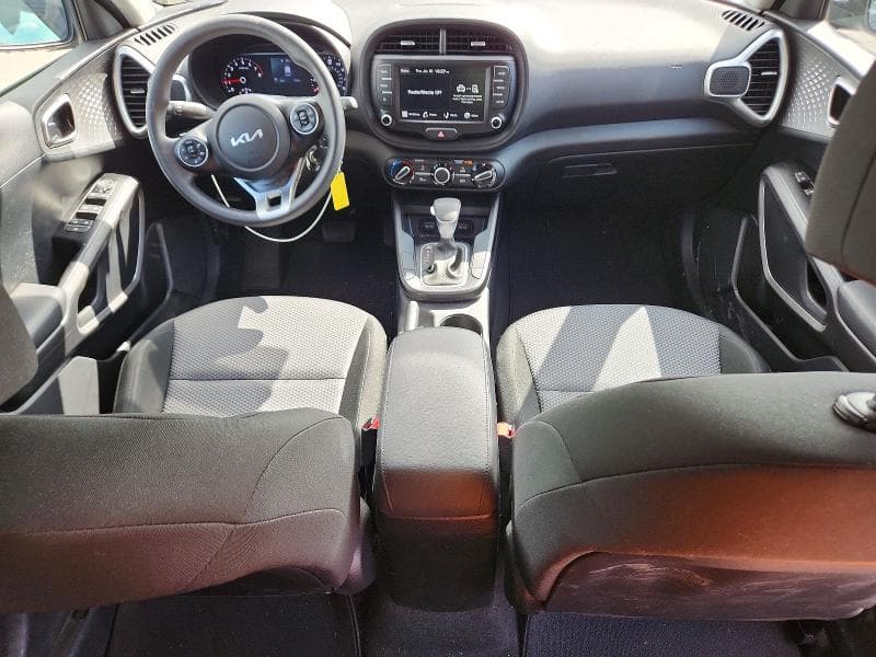 2022 KIA SOUL LX 8