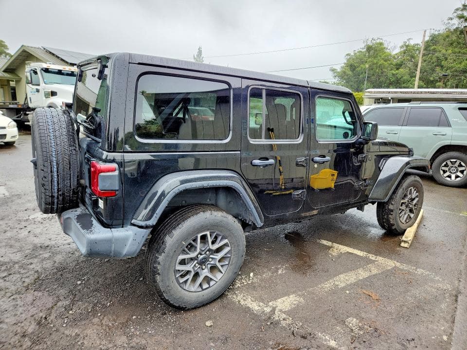 2025 JEEP WRANGLER SAHARA 3