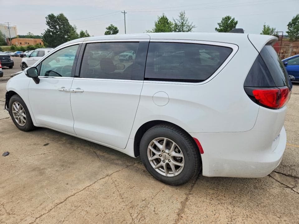 2023 CHRYSLER VOYAGER LX 2