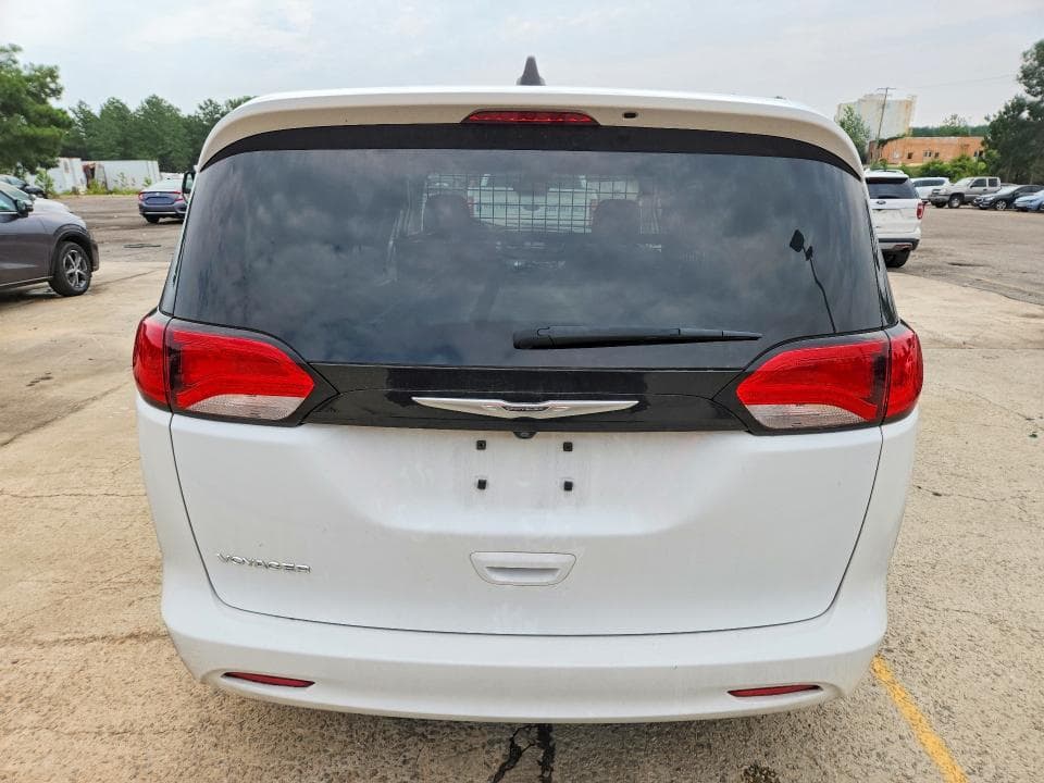 2023 CHRYSLER VOYAGER LX 6