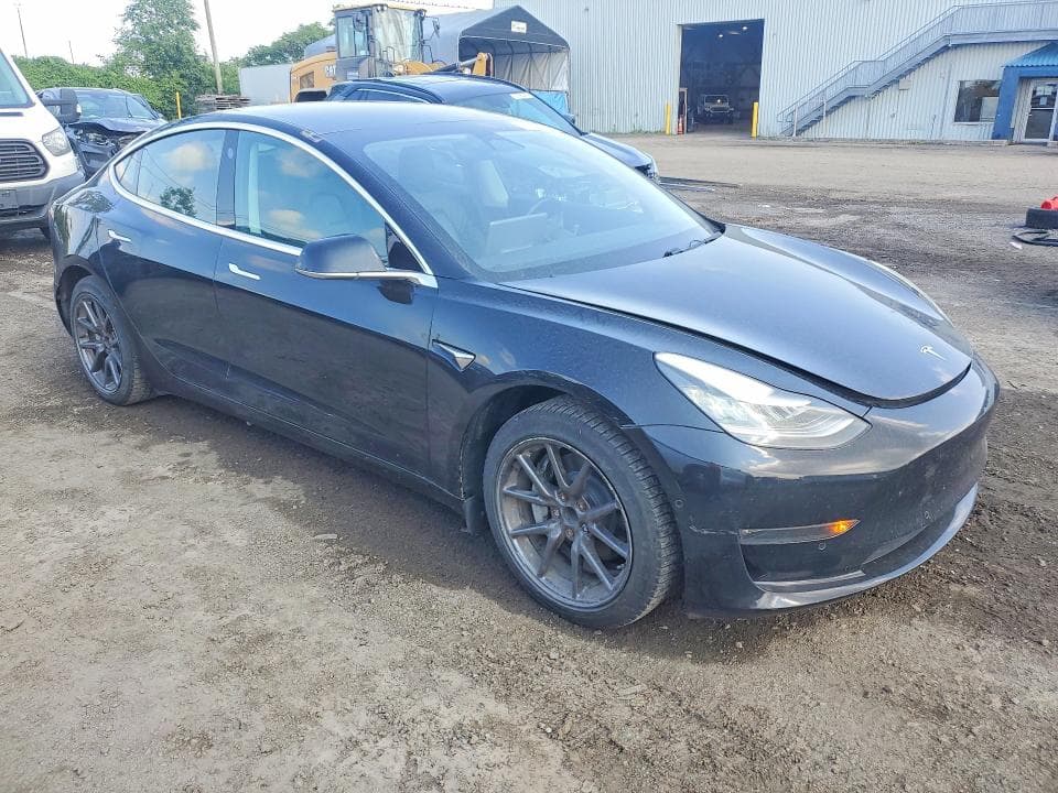 2018 TESLA MODEL 3 4