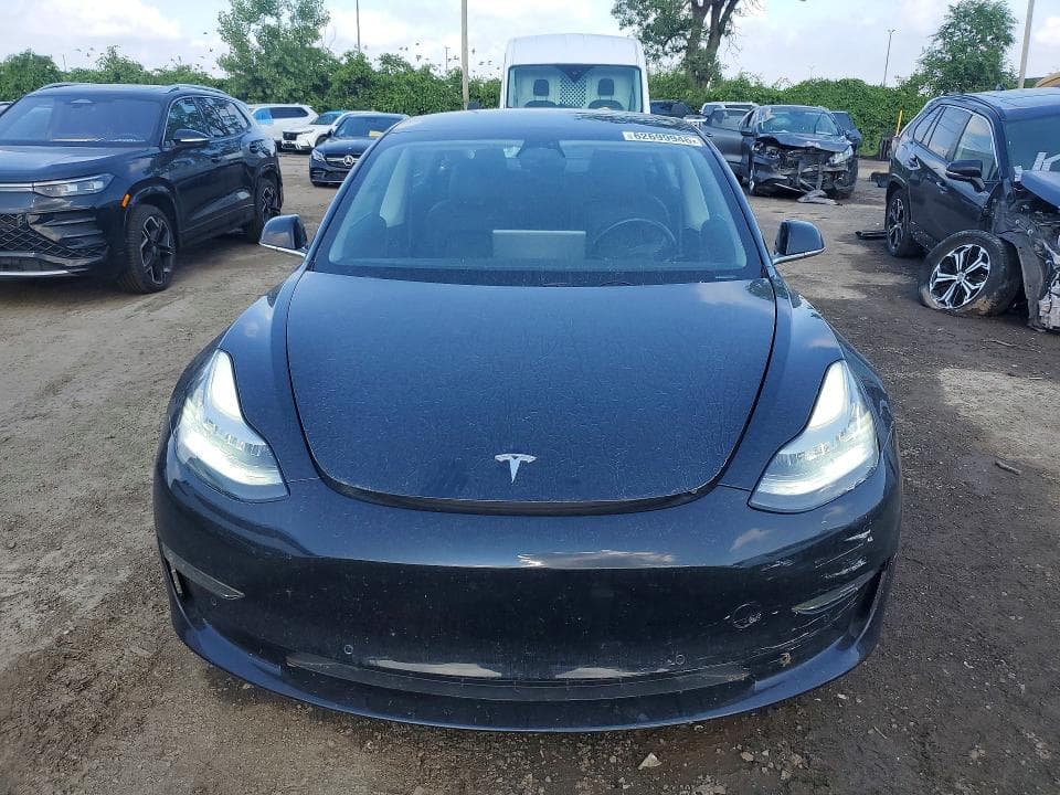 2018 TESLA MODEL 3 5