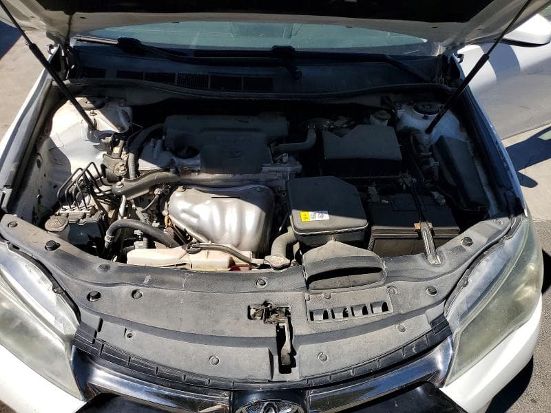 2017 TOYOTA CAMRY SE 11