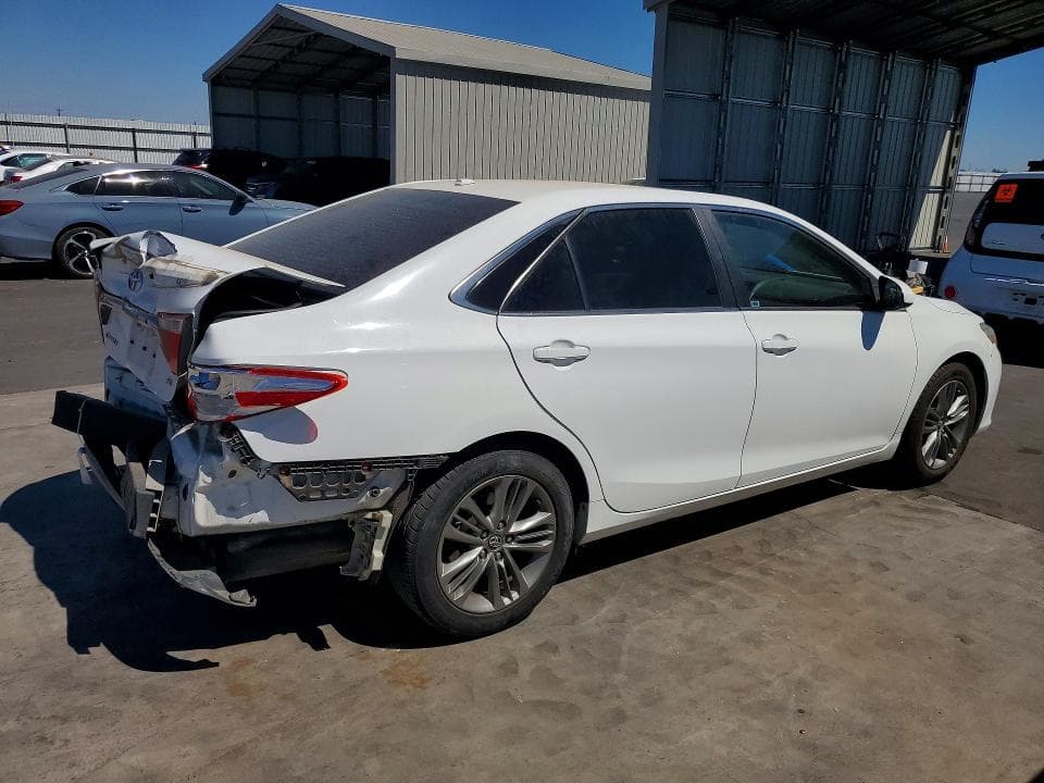 2017 TOYOTA CAMRY SE 3