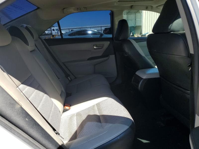 2017 TOYOTA CAMRY SE 10