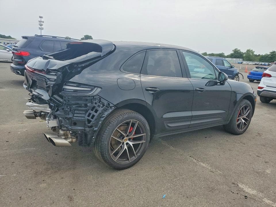 2023 PORSCHE MACAN S 3