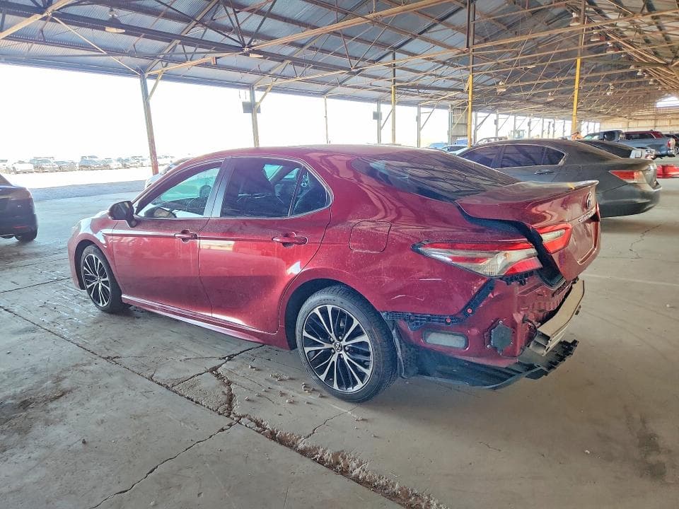 2018 TOYOTA CAMRY SE 2
