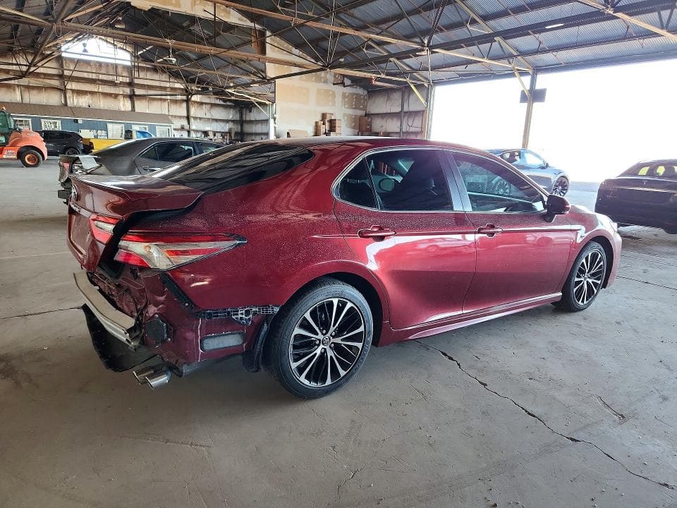 2018 TOYOTA CAMRY SE 3