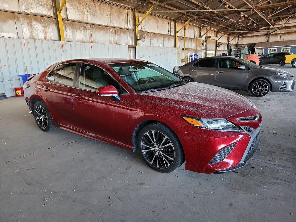 2018 TOYOTA CAMRY SE 4