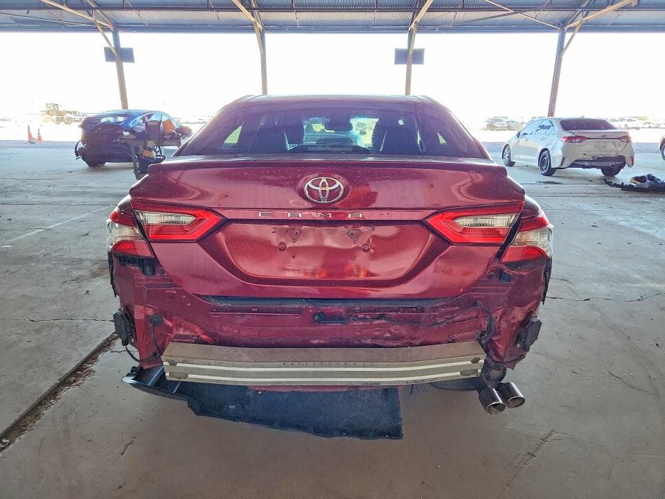 2018 TOYOTA CAMRY SE 6