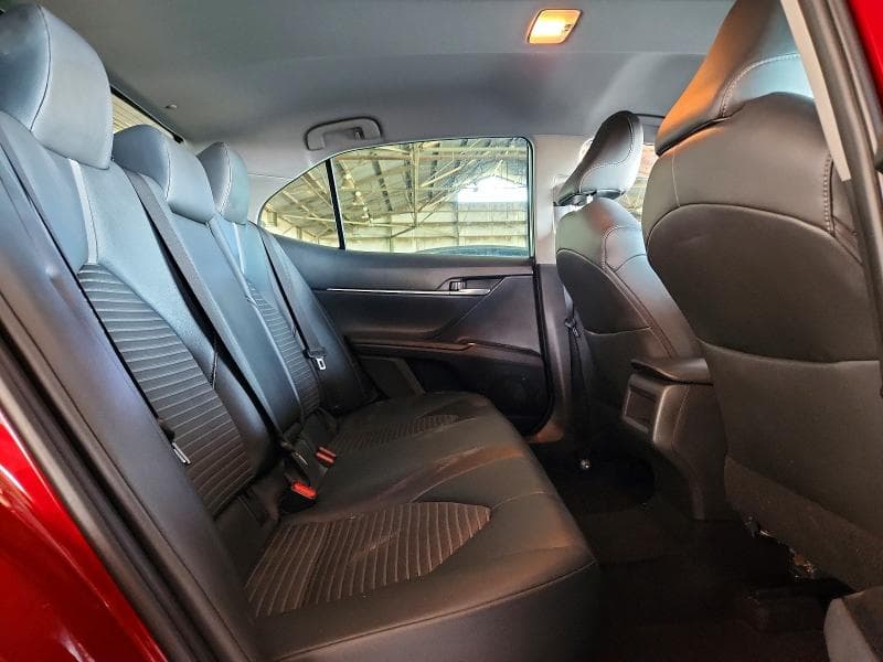 2018 TOYOTA CAMRY SE 10