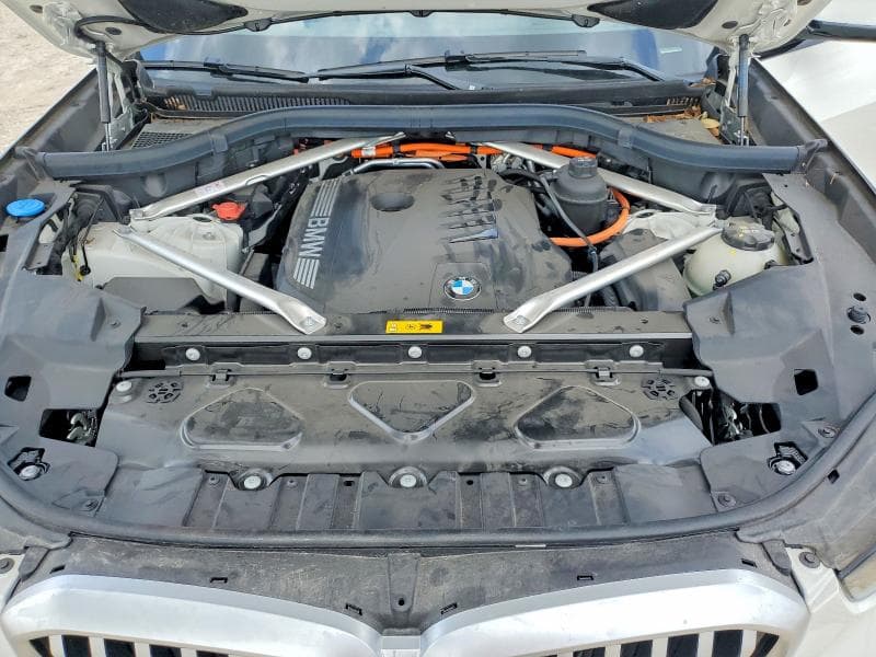 2025 BMW X5 XDRIVE50E 12