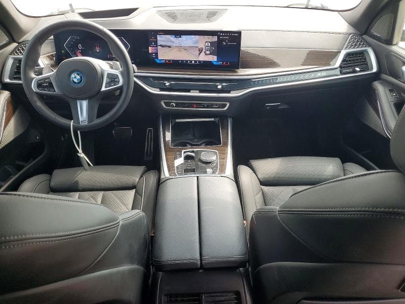 2025 BMW X5 XDRIVE50E 8