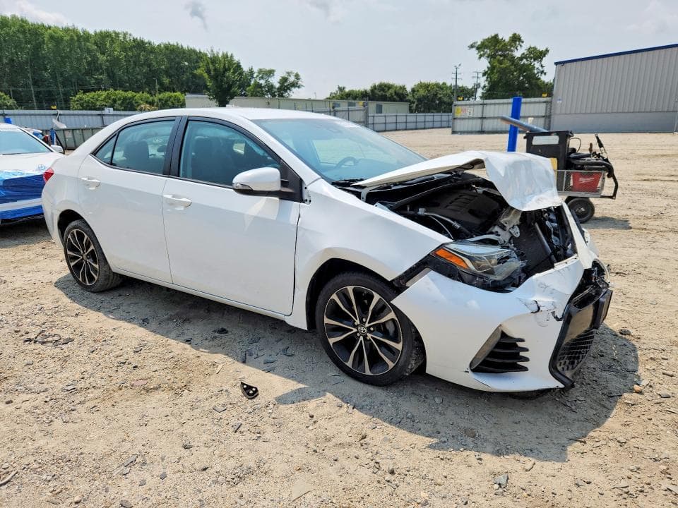 2017 TOYOTA COROLLA SE 4