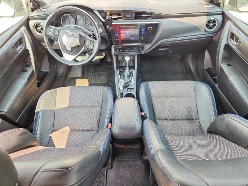 2017 TOYOTA COROLLA SE 8