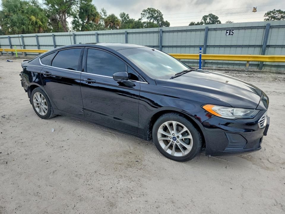 2019 FORD FUSION SE 4