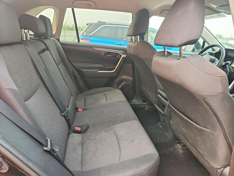 2019 TOYOTA RAV4 LE 11