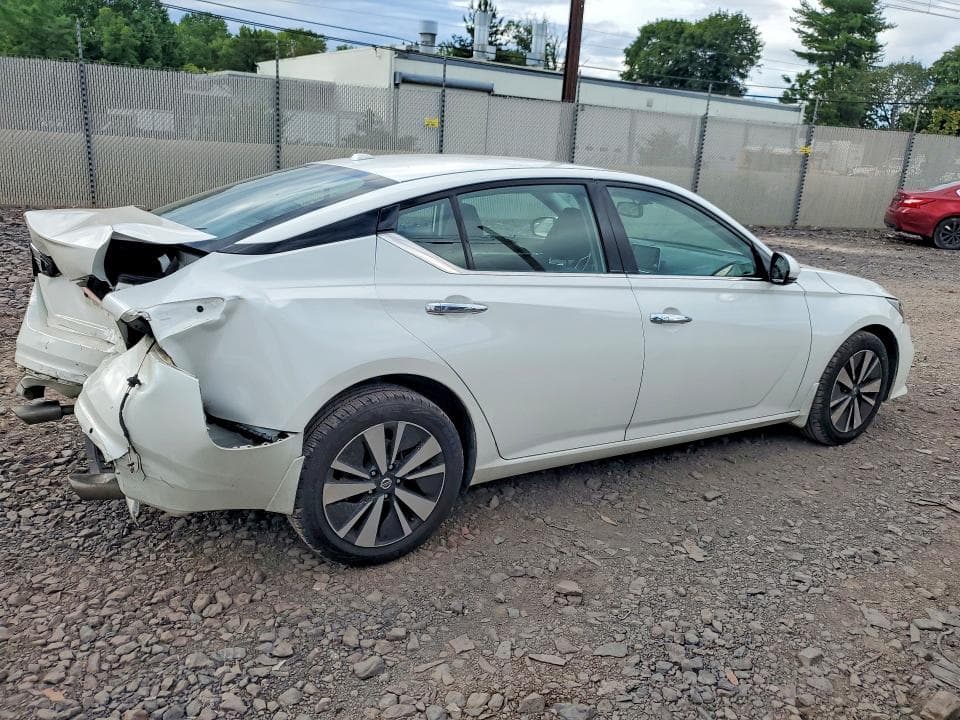 2019 NISSAN ALTIMA SV 3