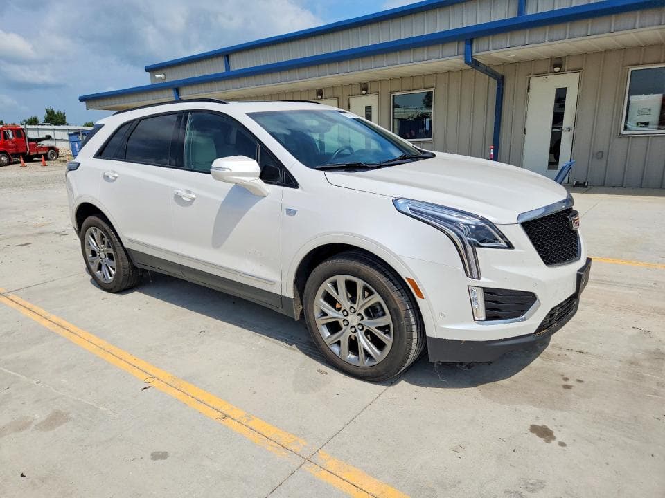 2021 CADILLAC XT5 SPORT 4